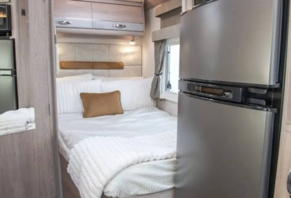 Auto-Sleeper Fiat Coach Built Broadway FB 2025
