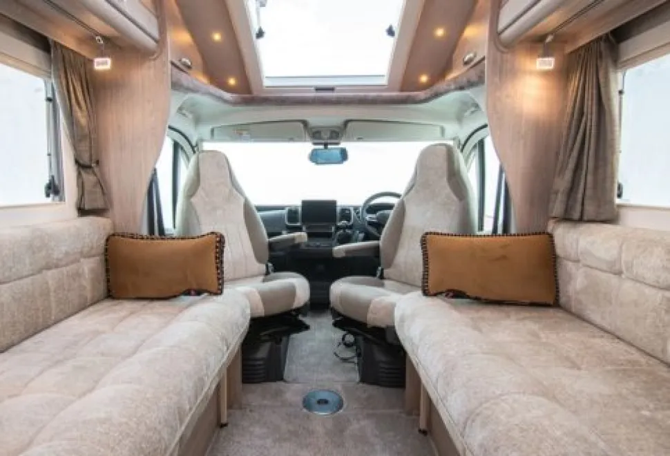 Auto-Sleeper Fiat Coach Built Broadway FB 2025