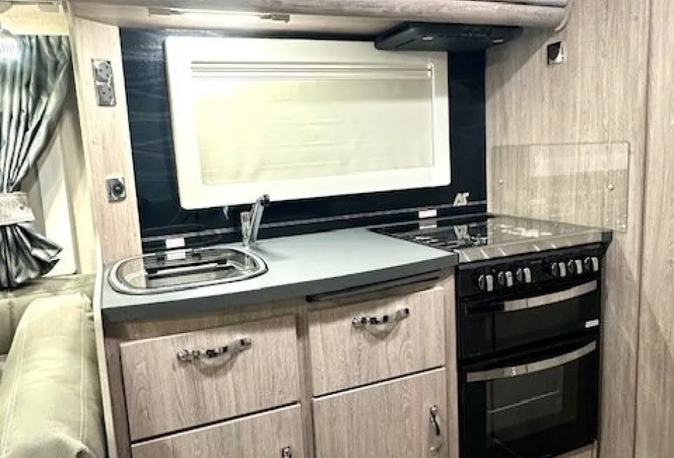 Auto-Sleeper Mercedes Benz Luxury Burford Duo 2025
