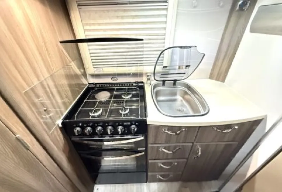 Auto-Sleeper  Peugeot Coach Built Nuevo EK 2018