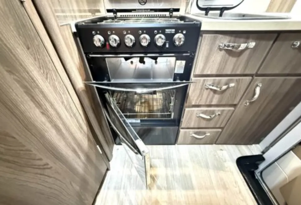 Auto-Sleeper  Peugeot Coach Built Nuevo EK 2018