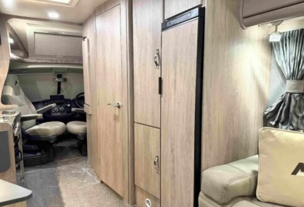 Auto-Sleeper  Peugeot Coach Built Broadway EL 2023