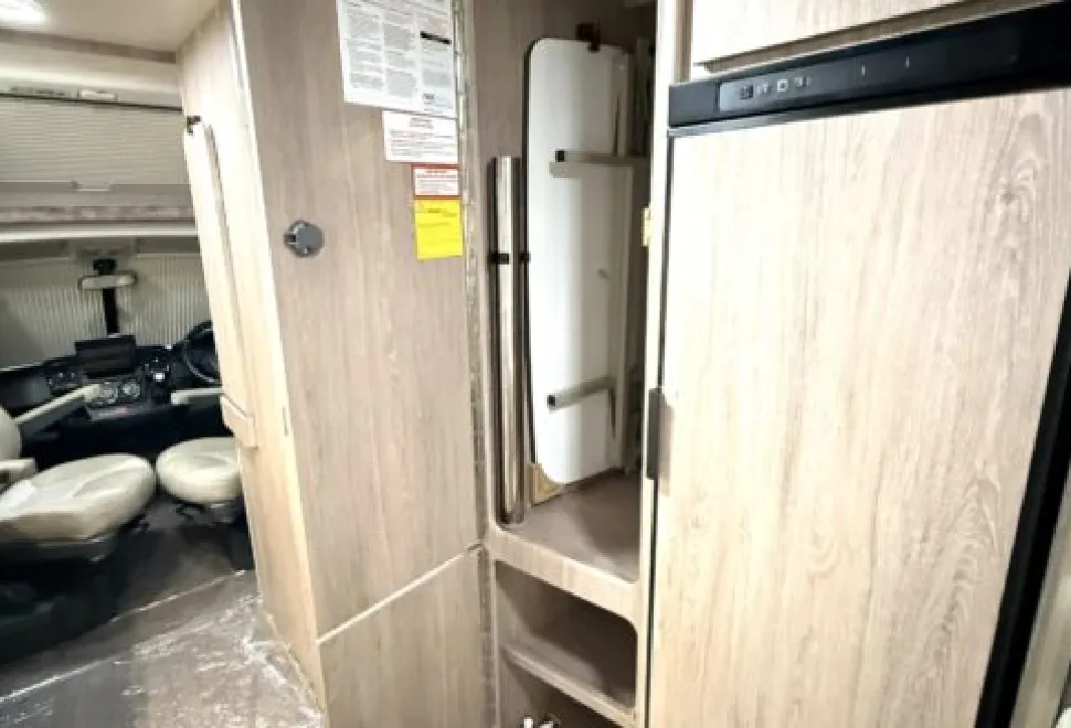 Auto-Sleeper  Peugeot Coach Built Broadway EL 2023