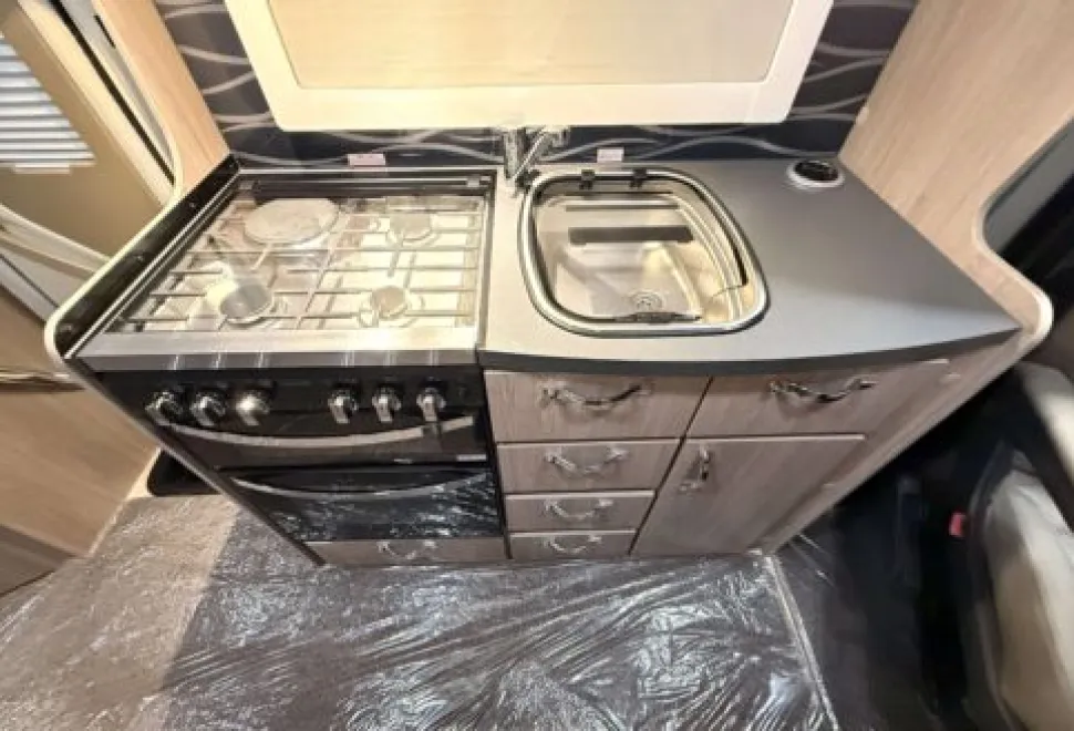 Auto-Sleeper  Peugeot Coach Built Broadway EL 2023