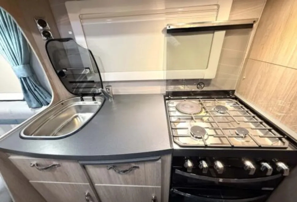 Auto-Sleeper  AL KO Coach Built Corinium Duo 2020