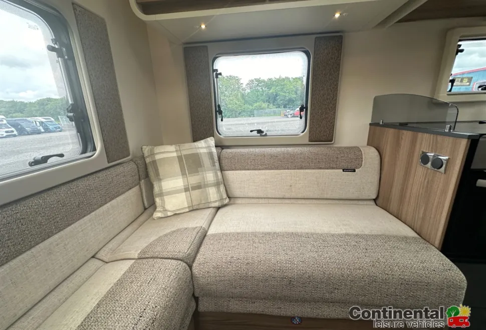 Swift Escape C402 2020