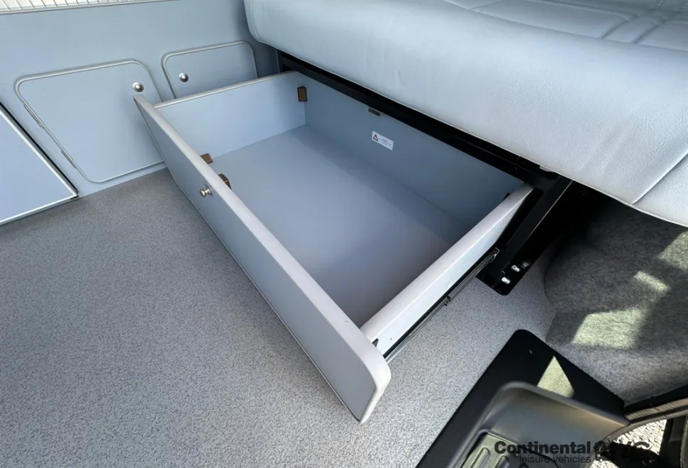 Volkswagen St Tropez T6 Transporter - Camperking 2022