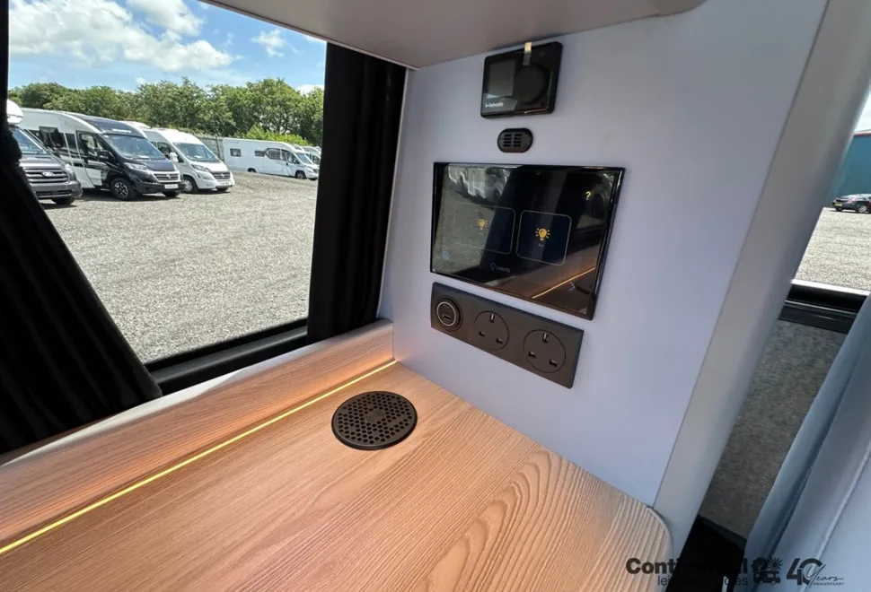 Volkswagen St Tropez T6 Transporter - Camperking 2022