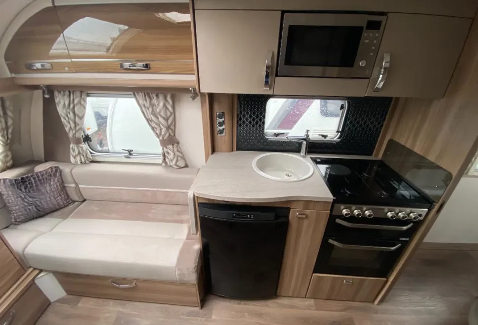 Swift Corniche 20/4 2019