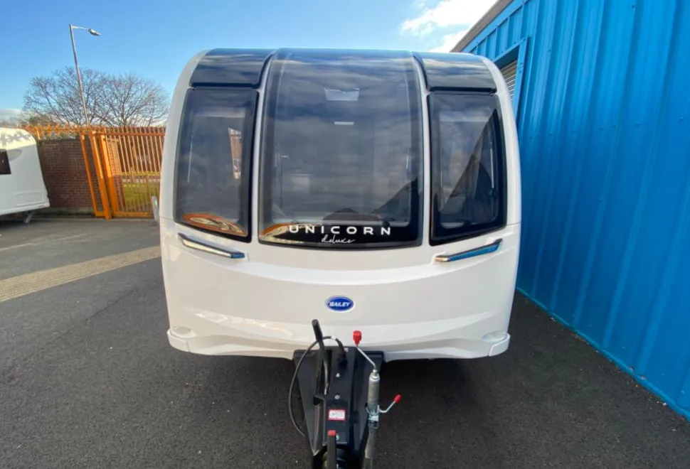 Bailey Unicorn Deluxe Cadiz 2025