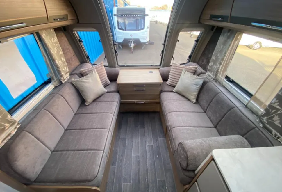 Bailey Unicorn Deluxe Cadiz 2025