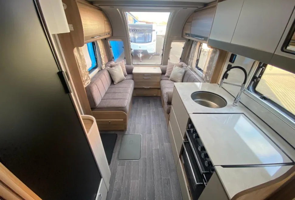 Bailey Unicorn Deluxe Cadiz 2025
