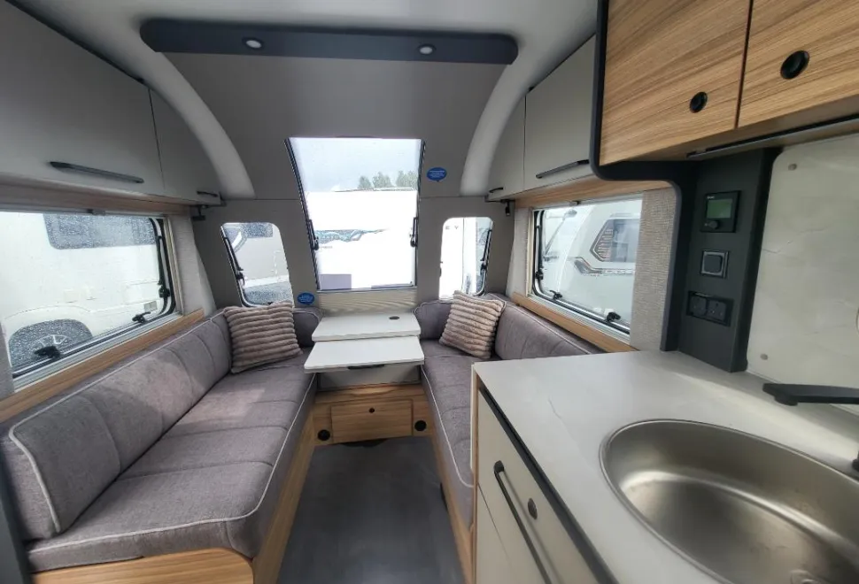 Bailey Phoenix Black 440 2026