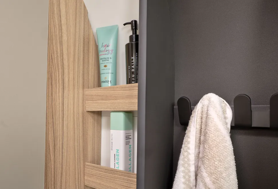Bailey Phoenix Black 642 2026 2026