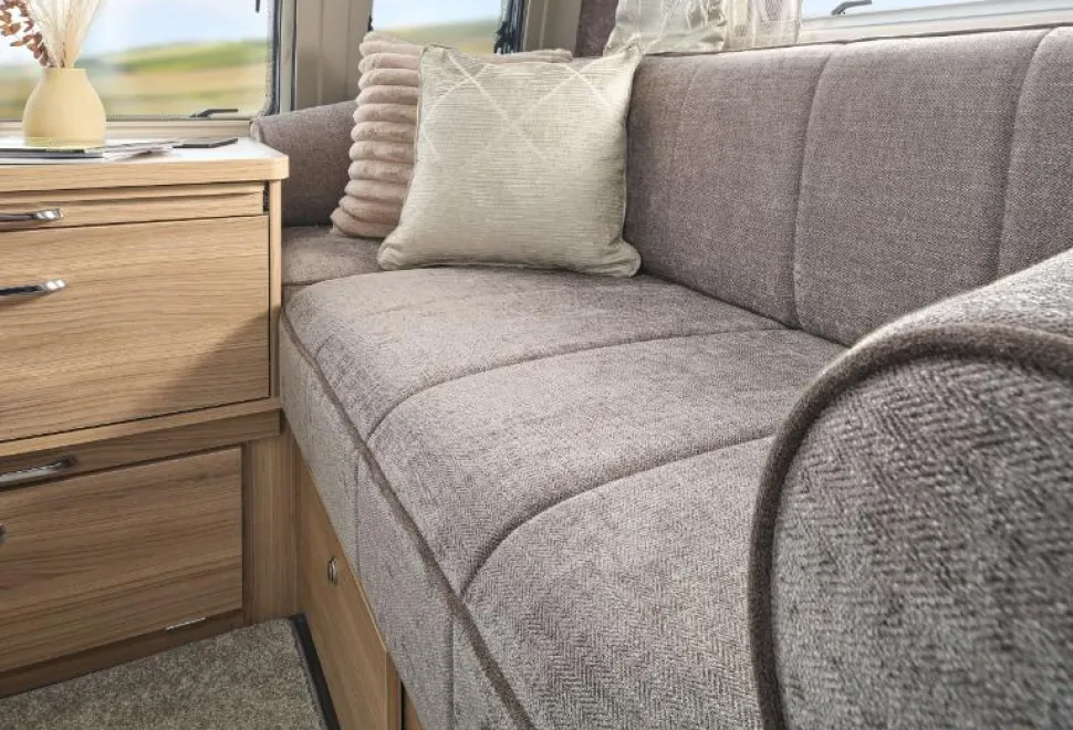 Bailey Unicorn Deluxe Vigo 2026