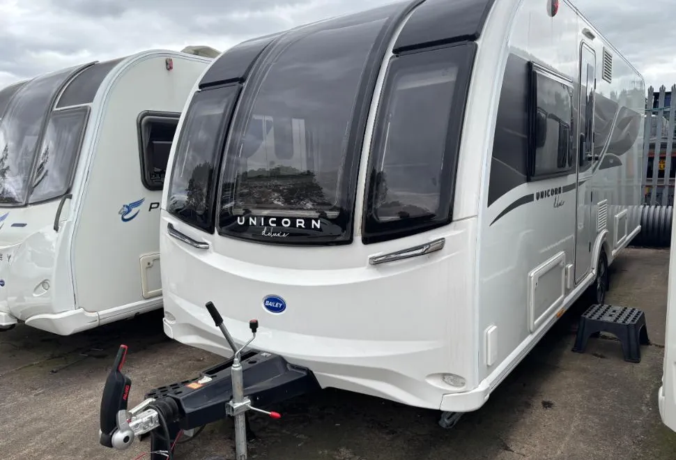 Bailey Unicorn Deluxe Vigo 2025