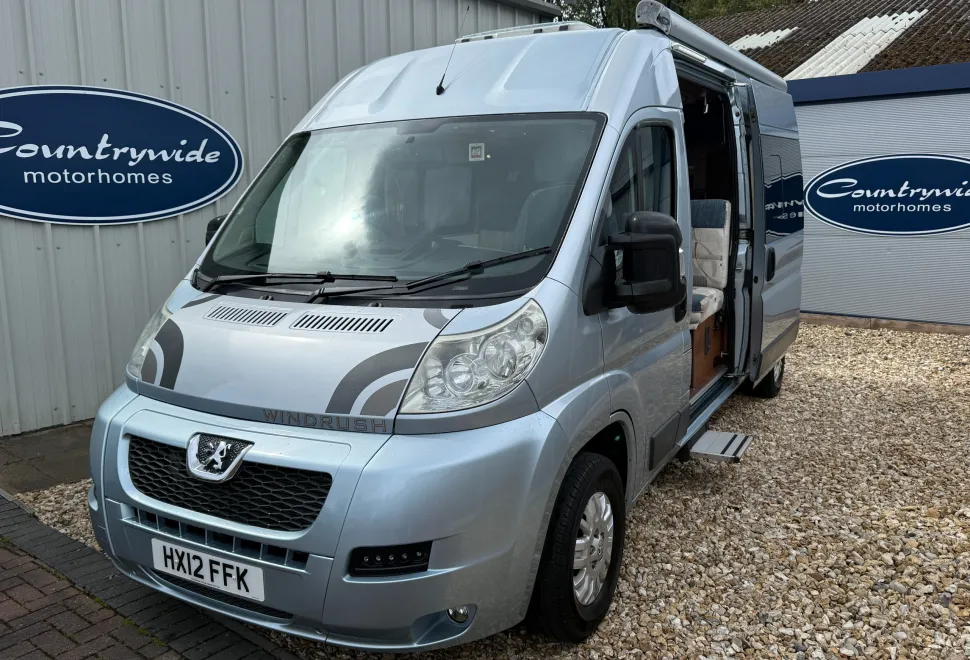 Auto-Sleepers Windrush REAR BUNK BED MODEL  4 BERTH  & 4 BELTS  2012