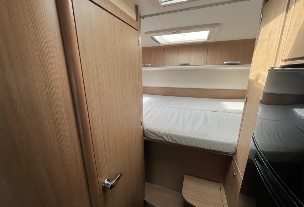 Adria Sun Living  TRANSVERSE BED  AUTOMATIC  2014