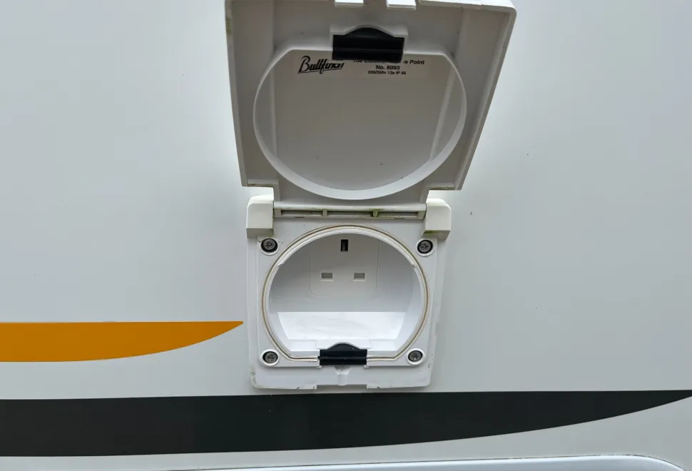 Adria Sun Living  TRANSVERSE BED  AUTOMATIC  2014