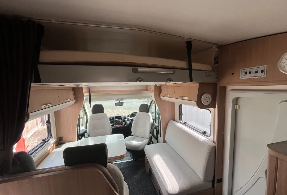 Adria Sun Living  TRANSVERSE BED  AUTOMATIC  2014
