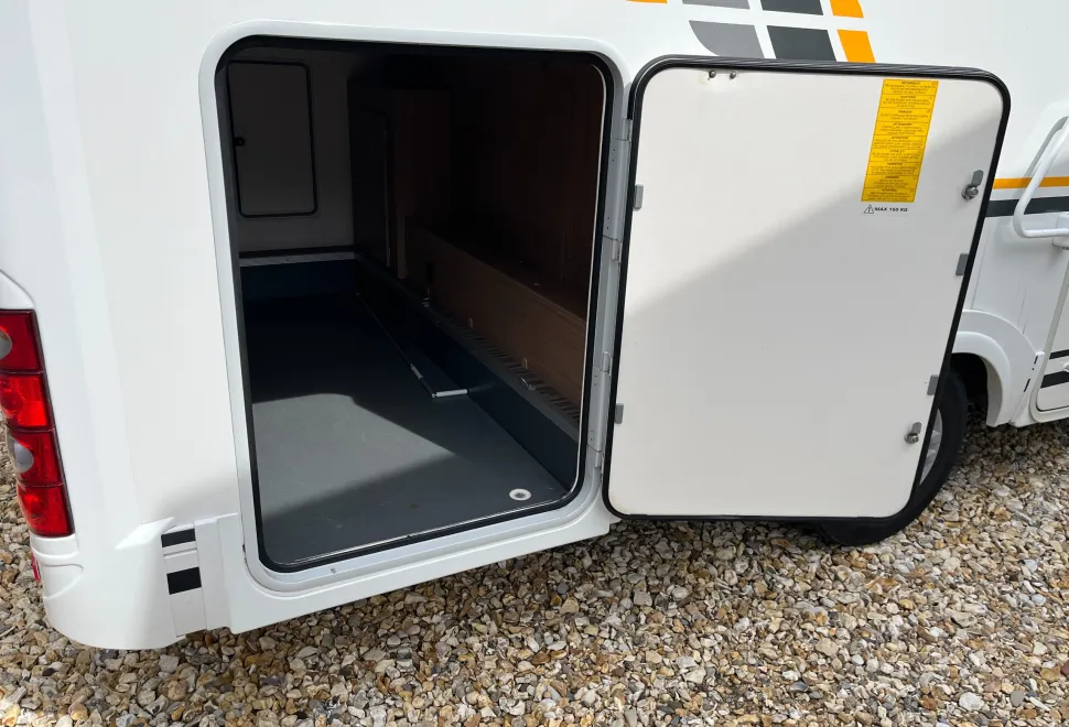 Adria Sun Living  TRANSVERSE BED  AUTOMATIC  2014