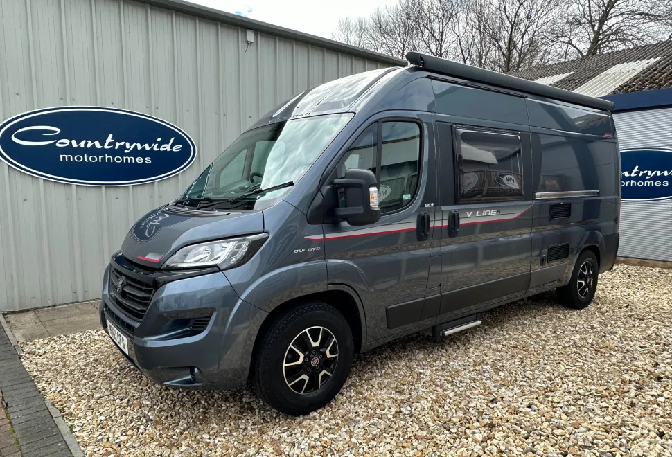 Auto-Trail V-Line V-LINE 669 S - REAR LOUNGE AND REAR BUNK - 4 BELTS  2021