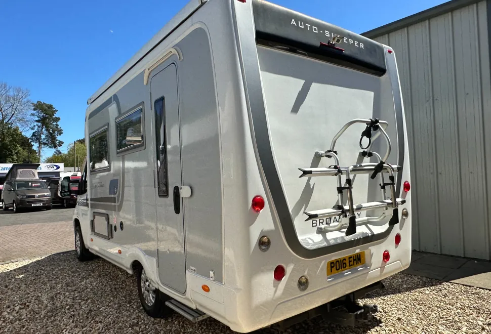 Auto-Sleepers Broadway EB 2 BERTH FRONT LOUNGE - END WASHROOM - LUXURY  2016