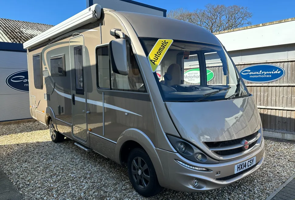 Burstner Viseo I700 LOW MILEAGE - REAR LOUNGE - FRONT DROP DOWN BED - THE PERFECT TOURING LAYOUT  2014