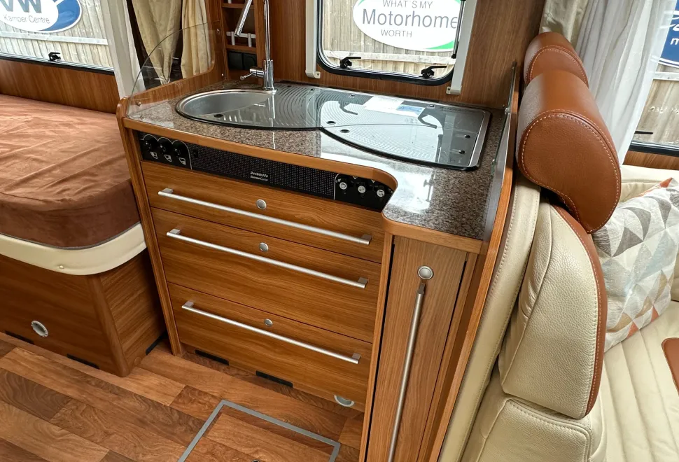 Dethleffs Esprit i7010 LHD A class - PERFECT TOURER LAYOUT FOR EUROPE  2011