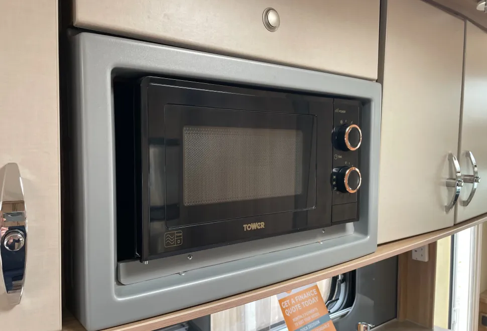 Bessacarr E520 LUXURY REAR LOUNGE 2 BERTH  2012