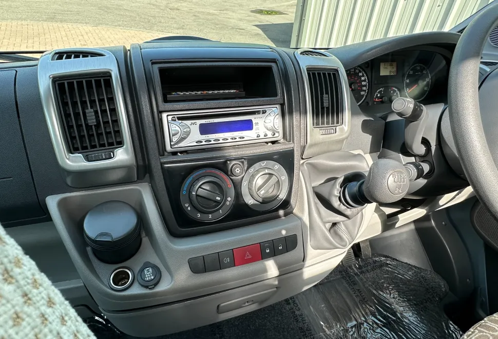 Auto-Trail Excel 640 G  - GARAGE MODEL 2010