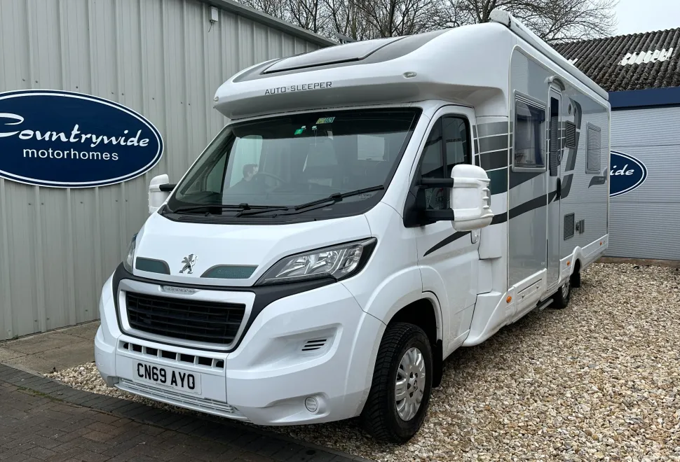 Auto-Sleepers Corinium Duo  Two Fixed Single Beds  2019