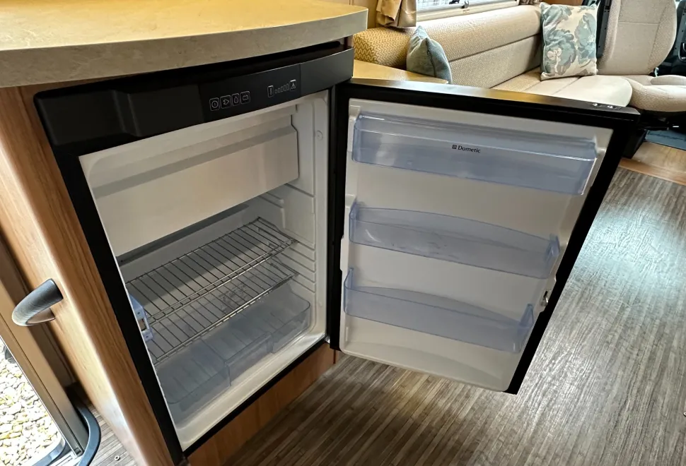 Auto-Trail Navajo 2 BERTH FRONT LOUNGE LUXURY MODEL  2015