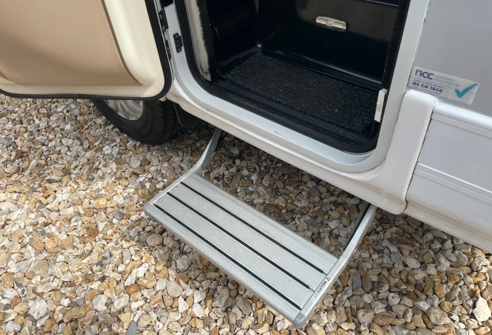 Auto-Sleepers Broadway EK SUPERB LOW MILEAGE EXAMPLE  2020
