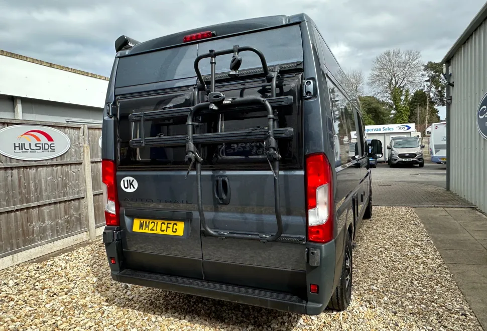 Auto-Trail V-Line V-LINE 669 S - REAR LOUNGE AND REAR BUNK - 4 BELTS  2021