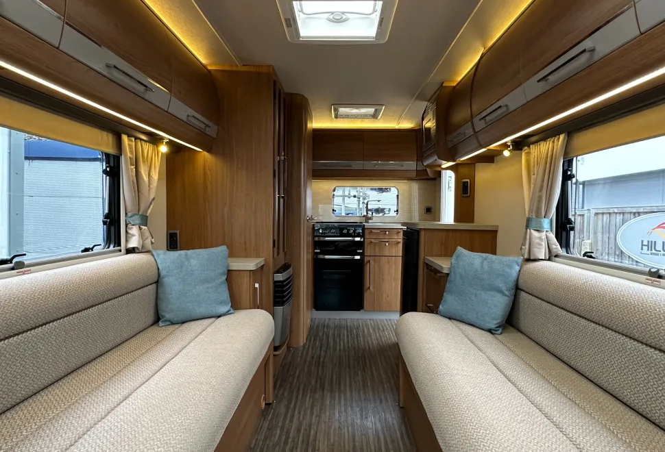 Auto-Trail Navajo 2 BERTH FRONT LOUNGE LUXURY MODEL  2015