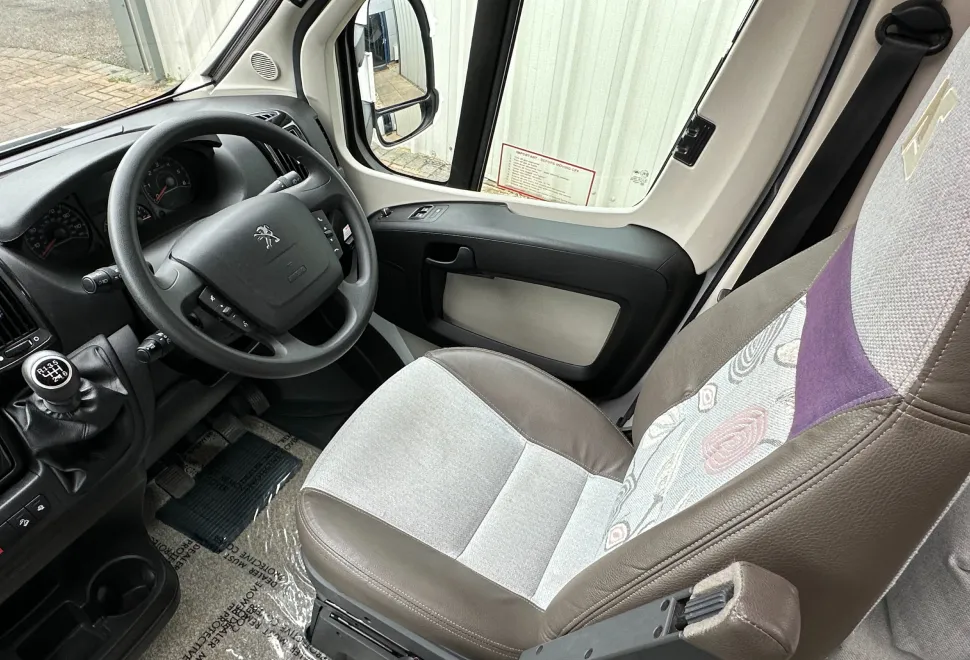 Auto-Sleepers Corinium Duo  Two Fixed Single Beds  2019