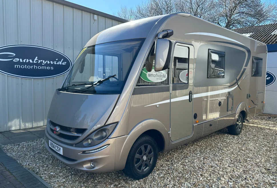 Burstner Viseo I700 LOW MILEAGE - REAR LOUNGE - FRONT DROP DOWN BED - THE PERFECT TOURING LAYOUT  2014