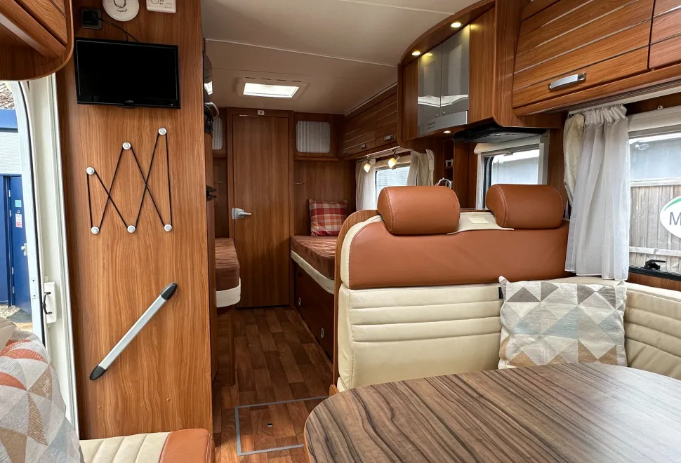 Dethleffs Esprit i7010 LHD A class - PERFECT TOURER LAYOUT FOR EUROPE  2011
