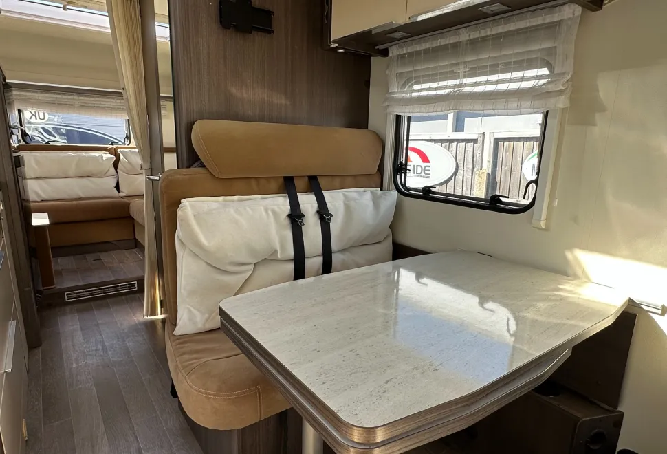 Burstner Viseo I700 LOW MILEAGE - REAR LOUNGE - FRONT DROP DOWN BED - THE PERFECT TOURING LAYOUT  2014