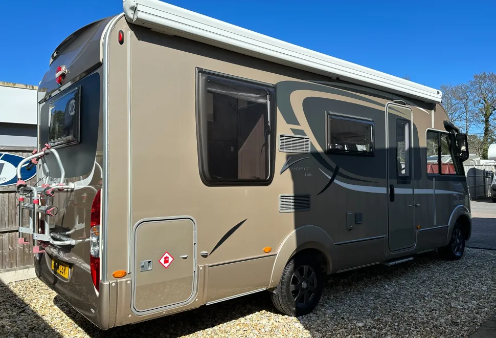 Burstner Viseo I700 LOW MILEAGE - REAR LOUNGE - FRONT DROP DOWN BED - THE PERFECT TOURING LAYOUT  2014
