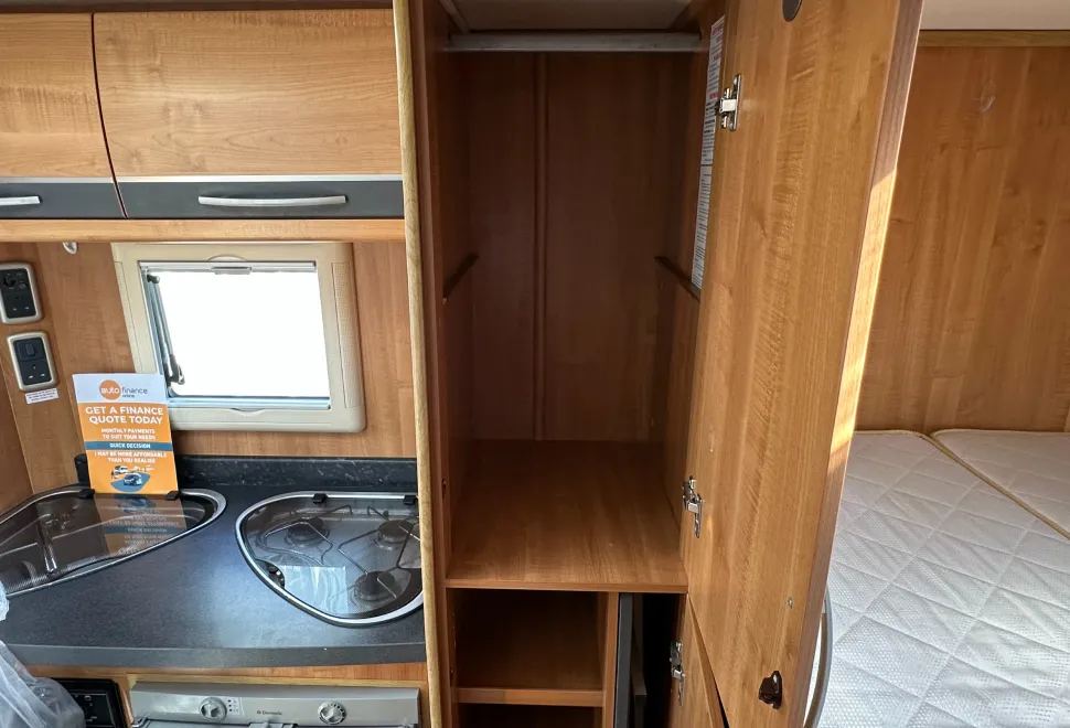 Auto-Trail Excel 640 G  - GARAGE MODEL 2010