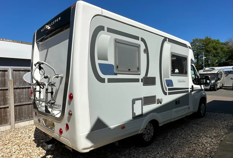 Auto-Sleepers Broadway EB 2 BERTH FRONT LOUNGE - END WASHROOM - LUXURY  2016