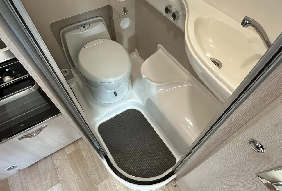 Auto-Sleepers Symbol Plus VERY LOW MILEAGE GENUINE EXAMPLE  2020