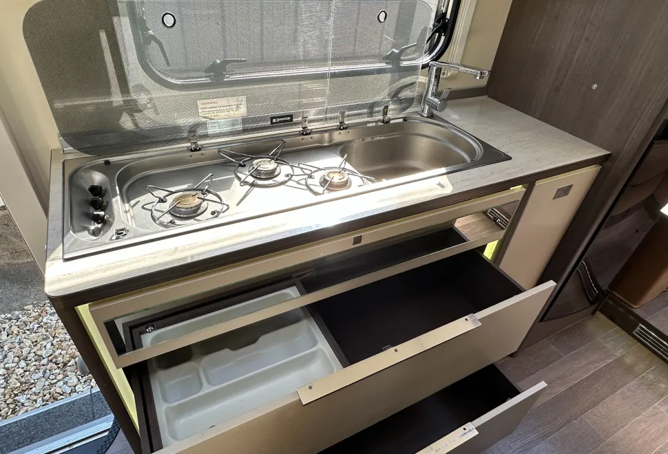 Burstner Viseo I700 LOW MILEAGE - REAR LOUNGE - FRONT DROP DOWN BED - THE PERFECT TOURING LAYOUT  2014