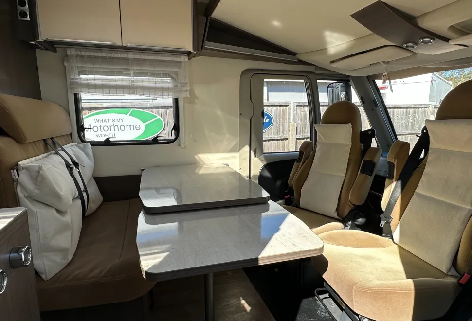 Burstner Viseo I700 LOW MILEAGE - REAR LOUNGE - FRONT DROP DOWN BED - THE PERFECT TOURING LAYOUT  2014