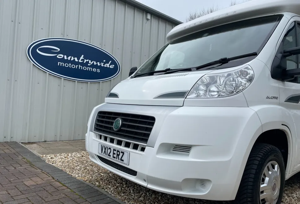 Bessacarr E520 LUXURY REAR LOUNGE 2 BERTH  2012