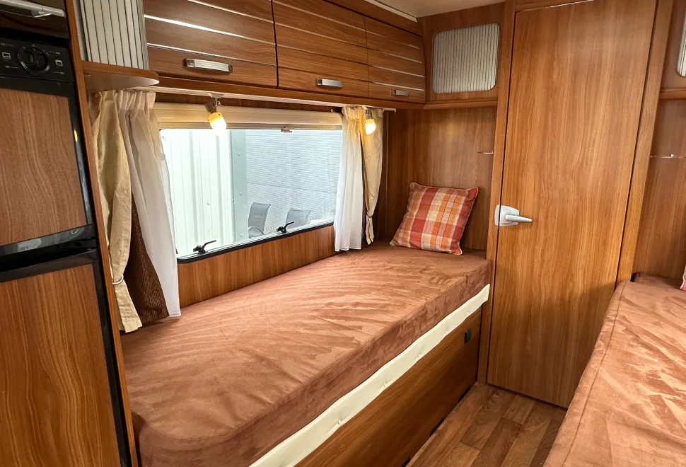 Dethleffs Esprit i7010 LHD A class - PERFECT TOURER LAYOUT FOR EUROPE  2011