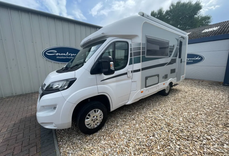 Auto-Sleepers Broadway EK SUPERB LOW MILEAGE EXAMPLE  2020