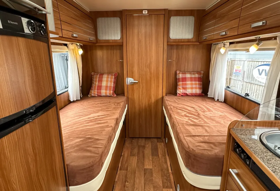 Dethleffs Esprit i7010 LHD A class - PERFECT TOURER LAYOUT FOR EUROPE  2011